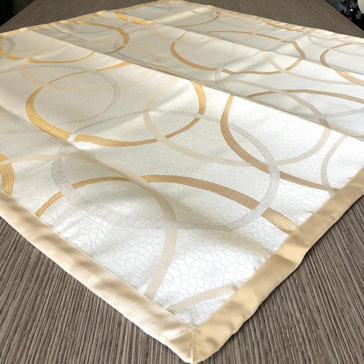 Centrotavola quadrato in raso Nausikaa 90x90 cm 1694
