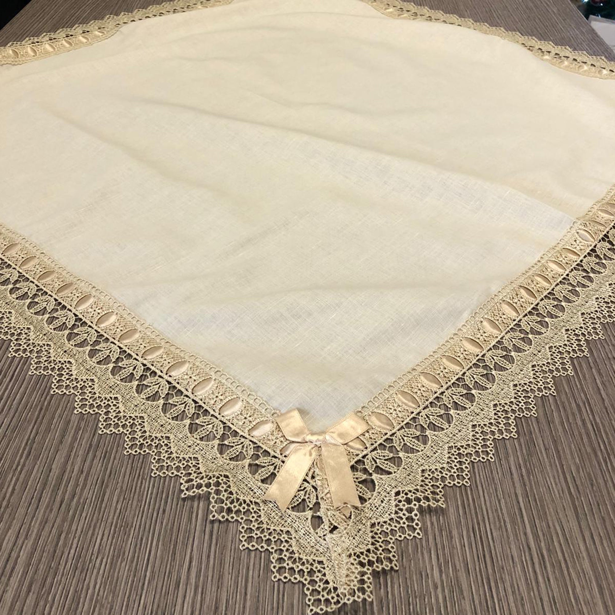 Centrotavola quadrato lino Nausikaa 90x90 cm 1698